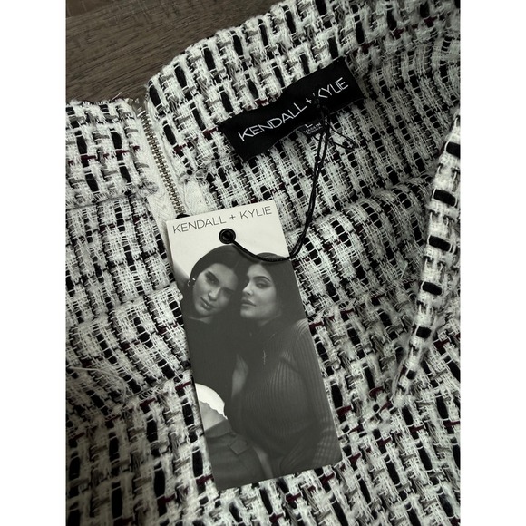 Kendall + Kylie White Black Tweed Mini Skirt Large NWT Pleated Flare Boucle - Picture 7 of 13